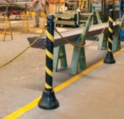 Imagem de PEDESTAL DE PVC MAX ZEBRADO PRETO/AMARELO 106 X 27 CM P/ SINALIZACAO